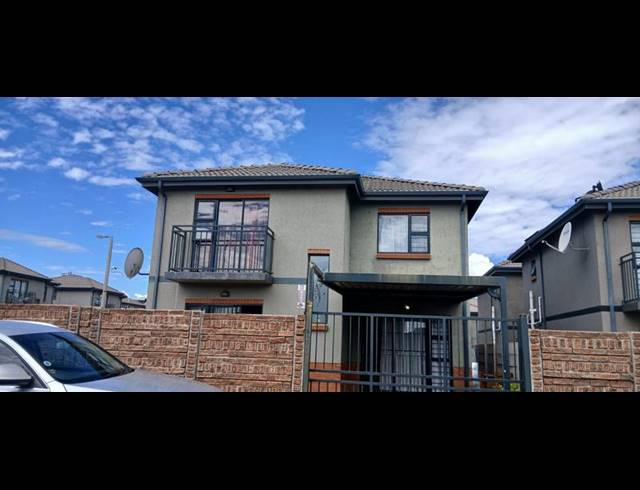 4 BEDROOM HOUSE FOR SALE IN ALBERTSDAL